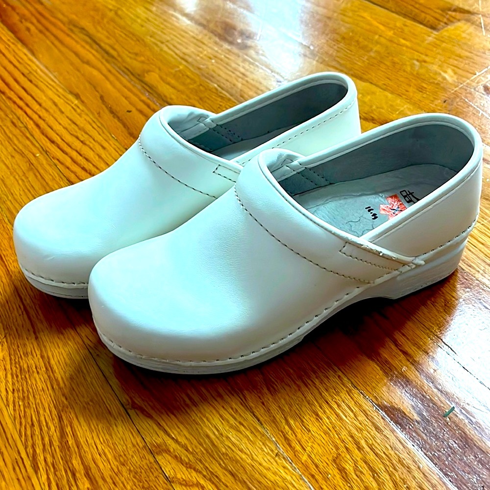 Like new Dansko XP professional clogs. Size 37